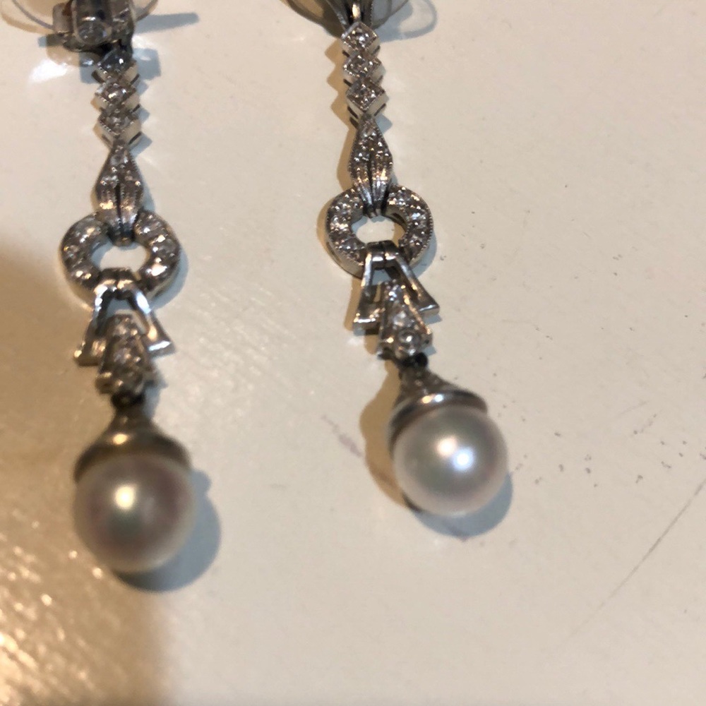 Saks Fifth ave Beautiful real diamond, pearl